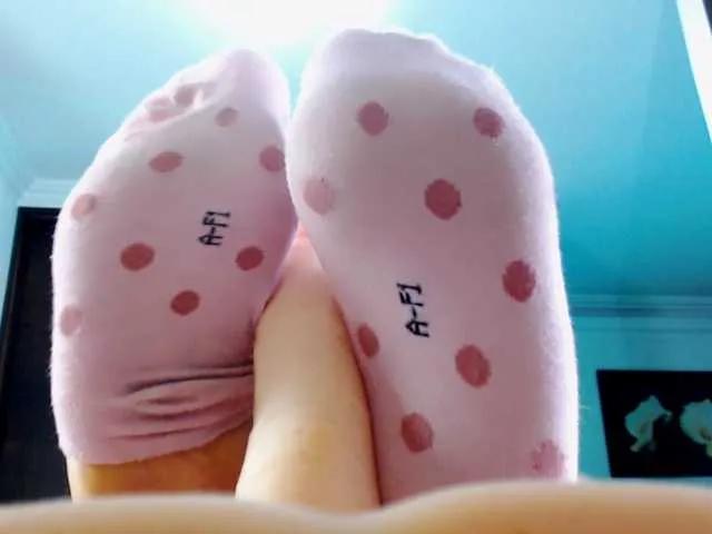 julietjohnson — It excites me to talk to me a lot during sex, strong and aggressive sex, oral sex and give me many kisses during sexual intercourse.