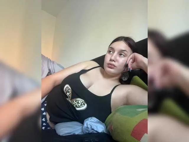 LeeaRose1 on BongaCams