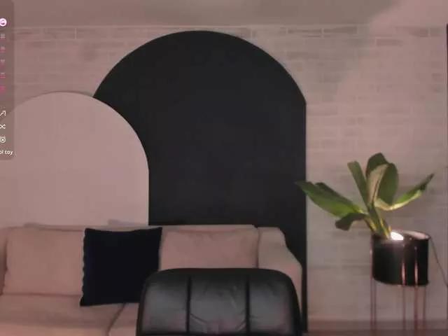 LelaWest on BongaCams 