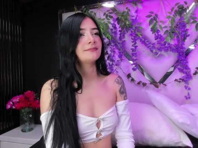 LinzyRouse on BongaCams