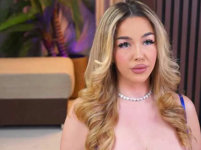 LisetteLuxe model from bc