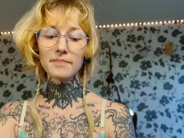 LittleSpaceMouse- on BongaCams 