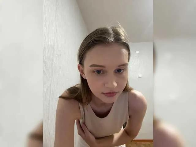 Lola-2 on BongaCams