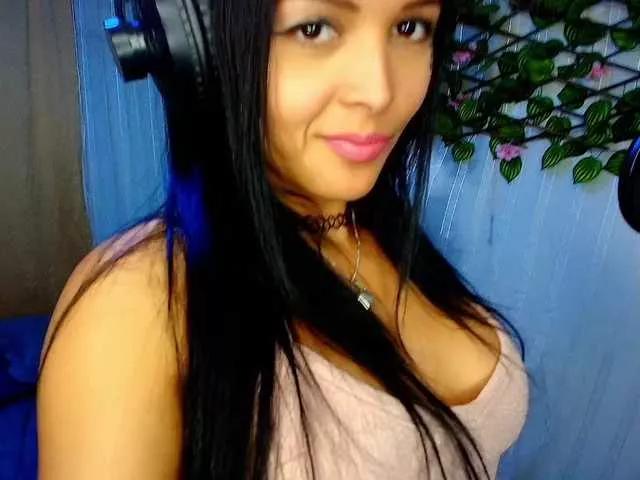 Mommyjeva on BongaCams 