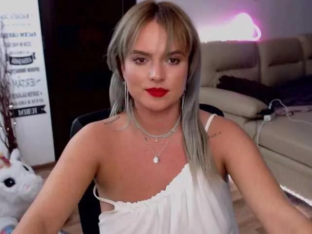 RianaCrystal on BongaCams