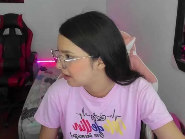 room-kitty on BongaCams 