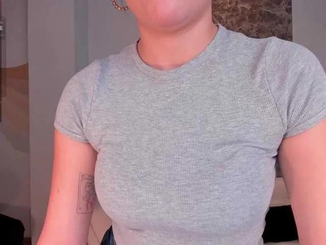 RossieRhoades on BongaCams 