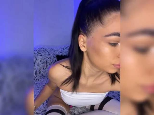 Sashaluvv on BongaCams 