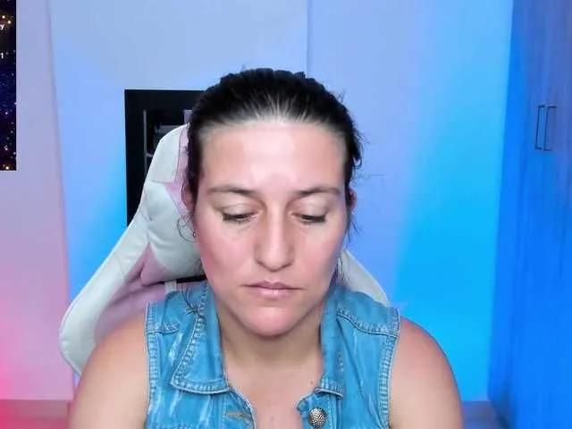 Saskyaajohnson on BongaCams 