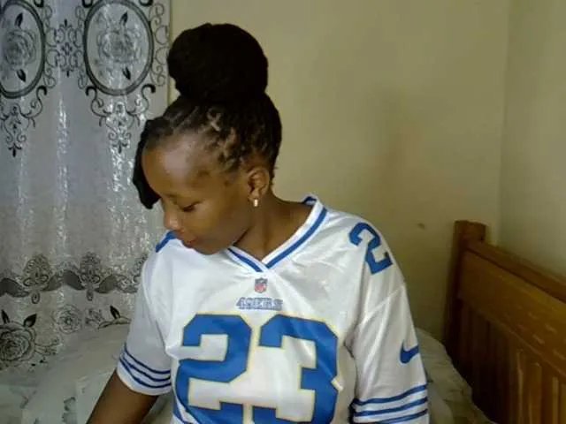 Sexxyqueenss on BongaCams 