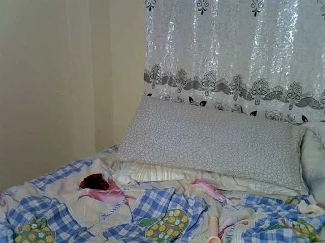 Sexxyqueenss on BongaCams 