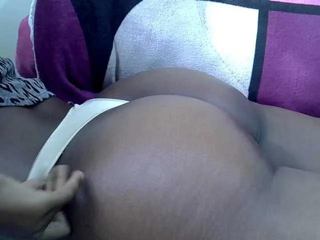 Sweetpie51 on BongaCams 