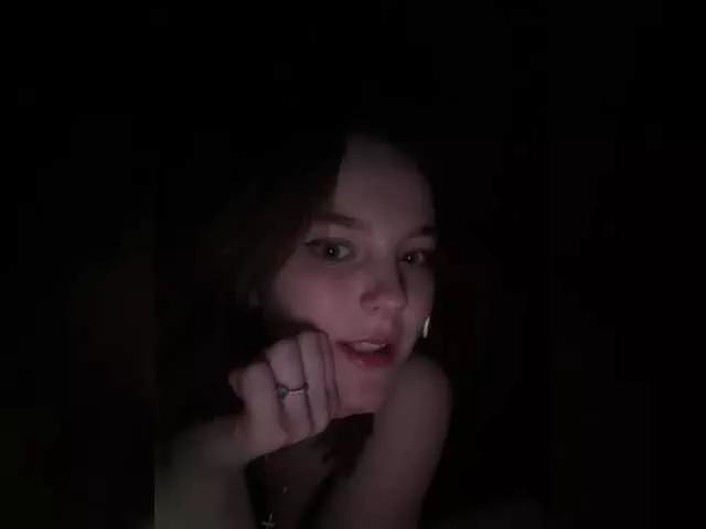 xx33f10 on BongaCams 