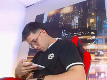 alexgiraldo1 model from cb