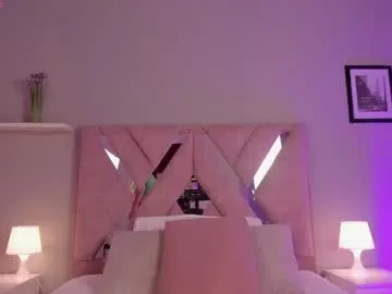 amelia_saenz_ model from cb