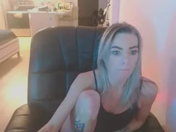 blue_eyed_foxxxx model from cb