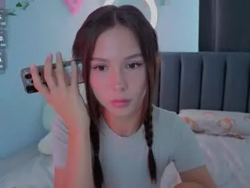 emelia_fox on Chaturbate