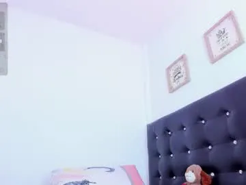 emmarogers_ on Chaturbate