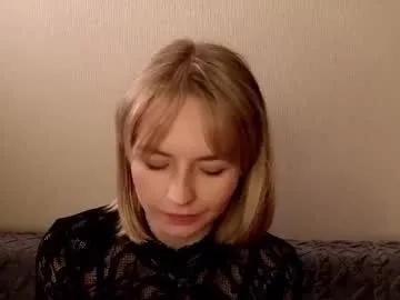 gwenkevwitch — goal :for a good start to the stream    <3 My name is Jannie and im very new here!! ^^  #shy #blonde #feet #young #new [55 tokens remaining]