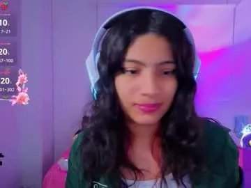 helia_n_amy's avatar