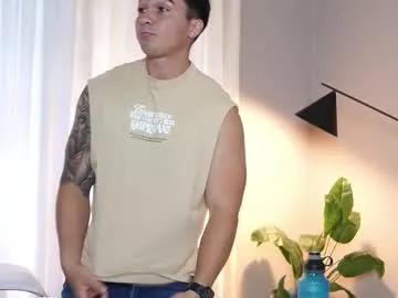 hunk_ryan —  Flexing these muscles just for you  Come make me harder  #new #lovense #muscle #fit #bigass