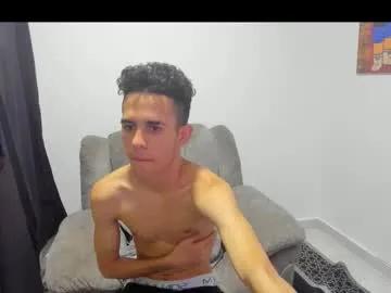 isaaclatino on Chaturbate 