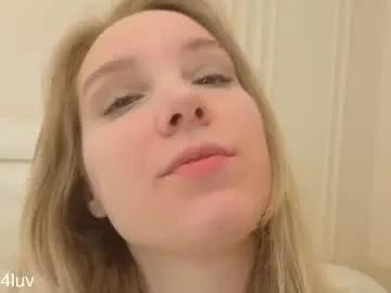 l1n4luv — Hiii, my name Lina !!!! GOAL: remove skirt #shy #18 #blonde  #bigboobs [260 tokens remaining]