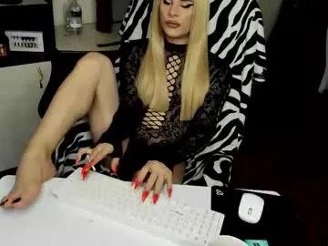 lexxymiss — #trans #mistress #smoke #findom #femdom #Show Tits Small   [326 tokens left]