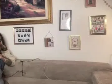 lill_daddysgirl on Chaturbate