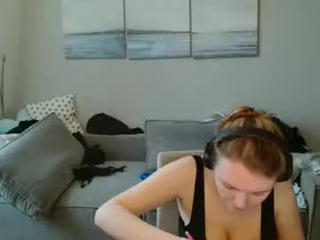 lily_dollyx on Chaturbate