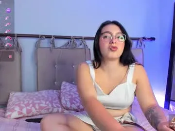 mia_wills_ model from cb