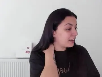 milf_isa model from cb