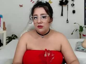 mom_17 on Chaturbate 