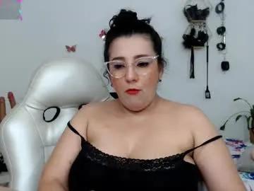 mom_17 on Chaturbate 
