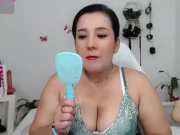 mom_17 on Chaturbate 