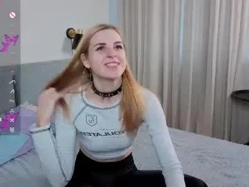 noradunn — GOAL: squeeze thighs [3 tokens remaining] Welcome to my room! #new #cute #legs #shy #lovense