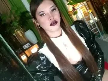 queen_kendalx19 on Chaturbate 