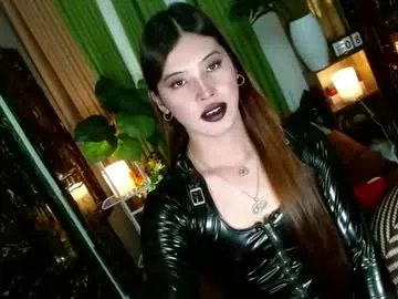 queen_kendalx19 on Chaturbate 