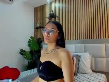 roseaurora — Ticket Show: play with my pussy (100 tokens)