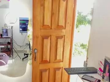 sofia_gold_ — cum goal #bigcock #tits #latina #ass #trans #sex [1784 tokens remaining]