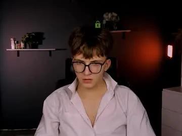 travis_wolf_ on Chaturbate