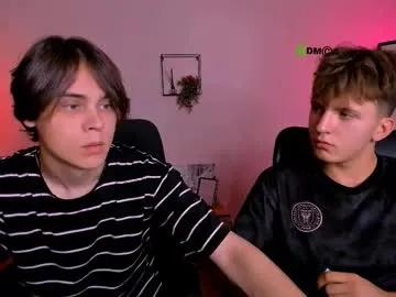 travis_wolf_ on Chaturbate