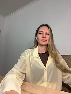1Moonlight1 on StripChat