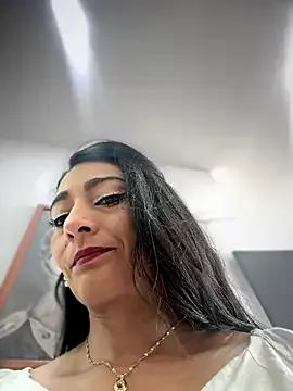 _Bella-Office1 — FIRST SQUIRT TODAY / TICKET 16