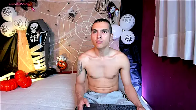 _Tattoo_Couple on StripChat