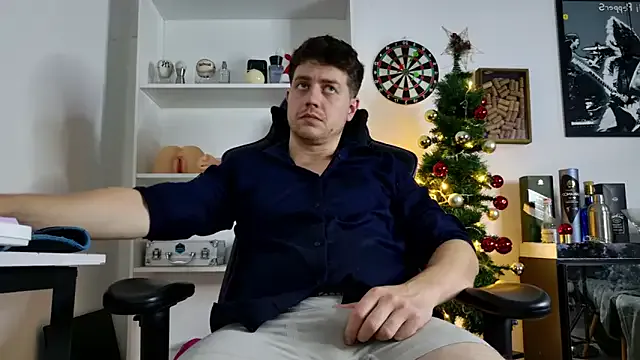 aaronlegend_ on StripChat