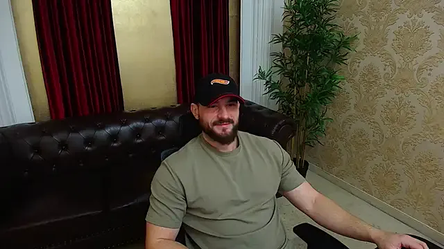 AdamJamesonn on StripChat