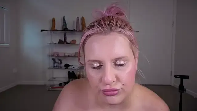 Alexisdownunderx model from StripChat