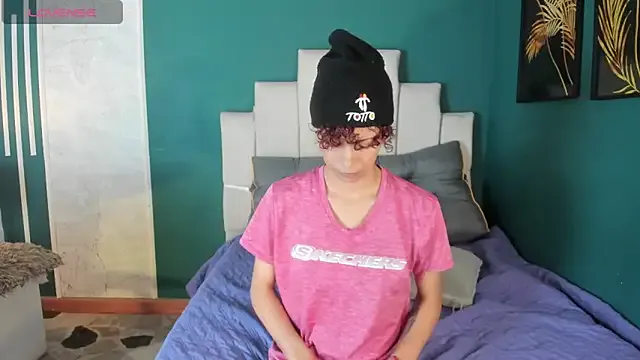 AliceMadnes on StripChat