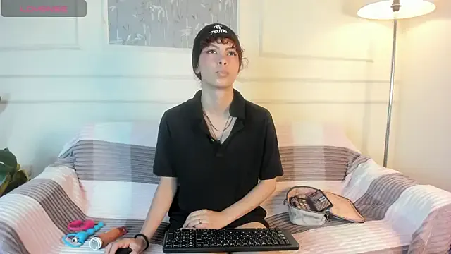 AliceMadnes on StripChat